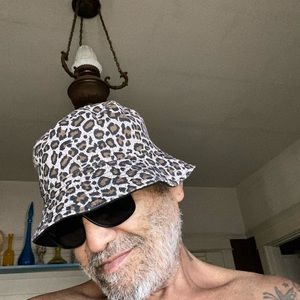 Leopard  & Black boat hat